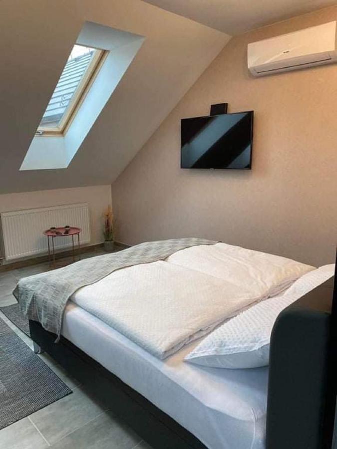 Greta Lux Apartman Apartment ไฮจ์ดุสโซบอสโล ภายนอก รูปภาพ