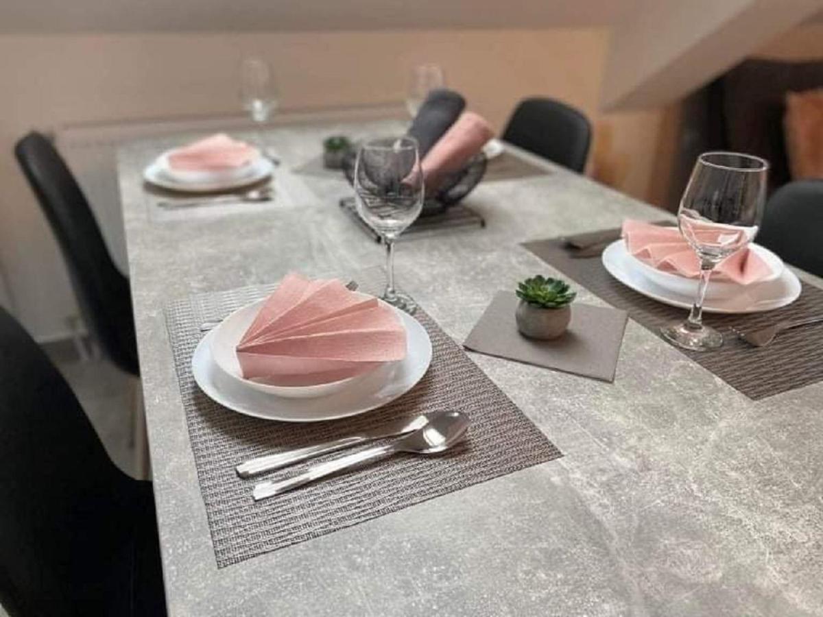 Greta Lux Apartman Apartment ไฮจ์ดุสโซบอสโล ภายนอก รูปภาพ